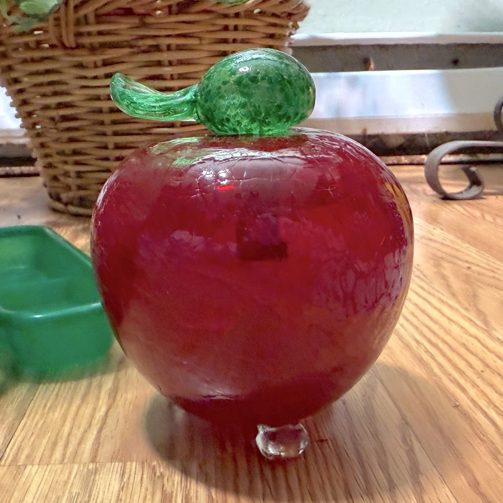 Fruit Fly Trap ,Apple Shaped Crackle Glass
Reusable Eco-Friendly. Like new!